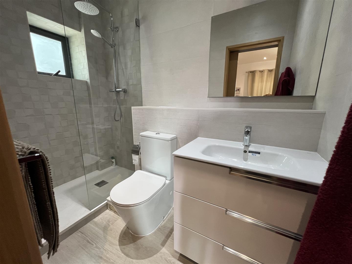 Image of Apartment - 4 Bedrooms - 2 Bathrooms for Sale in The Anchorage-Gibraltar, Image 11